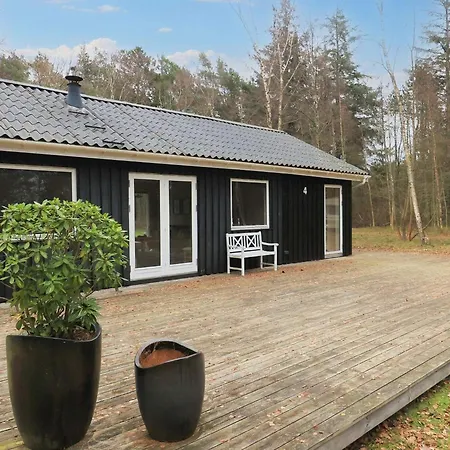 2 Person In L S Holiday home *