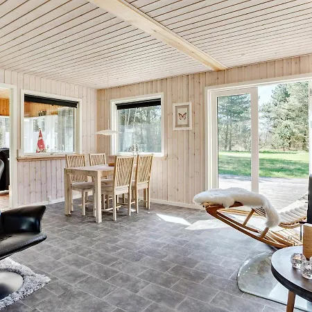 2 Person In L S Tatil Evi